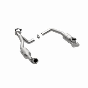 Ford E-250 Econoline Catalytic Converter - Magnaflow - California Grade CARB Compliant, Direct-Fit - 2002
