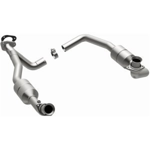 Ford E-250 Econoline Catalytic Converter - Magnaflow - California Grade CARB Compliant, Direct-Fit - 2002