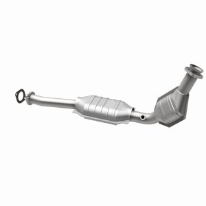 Ford Crown Victoria Catalytic Converter - Magnaflow - California Grade CARB Compliant Direct-Fit - `03-`06