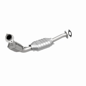 Lincoln Town Car Catalytic Converter - Magnaflow - California Grade CARB Compliant Direct-Fit - `03-`06 Lincoln Town Car Catalytic Converter - Magnaflow - California Grade CARB Compliant Direct-Fit - `03-`06