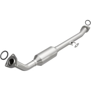 Toyota Sequoia Catalytic Converter - Underbody - Magnaflow - Direct Fit, CARB Compliant - `01-`04