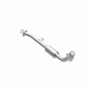 Toyota Sequoia Catalytic Converter - Underbody - Magnaflow - Direct Fit, CARB Compliant - `01-`04