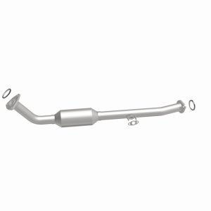 Toyota Sequoia Catalytic Converter - Underbody - Magnaflow - Direct Fit, CARB Compliant - `01-`04
