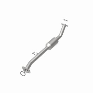 Toyota Sequoia Catalytic Converter - Underbody - Magnaflow - Direct Fit, CARB Compliant - `01-`04