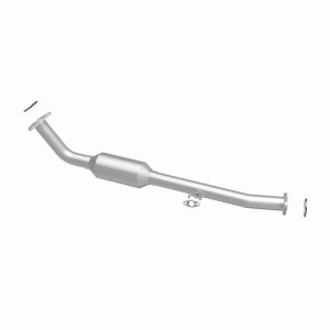 Toyota Sequoia Catalytic Converter - Underbody - Magnaflow - Direct Fit, CARB Compliant - `01-`04
