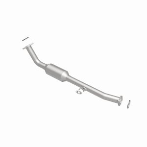 Toyota Sequoia Catalytic Converter - Underbody - Magnaflow - Direct Fit, CARB Compliant - `01-`04