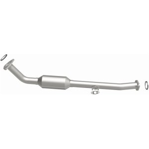 Toyota Sequoia Catalytic Converter - Underbody - Magnaflow - Direct Fit, CARB Compliant - `01-`04