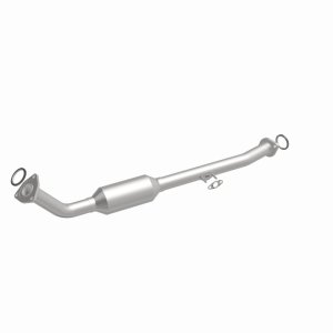 Toyota Sequoia Catalytic Converter - Underbody - Magnaflow - Direct Fit, CARB Compliant - `01-`04