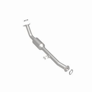 Toyota Sequoia Catalytic Converter - Underbody - Magnaflow - Direct Fit, CARB Compliant - `01-`04