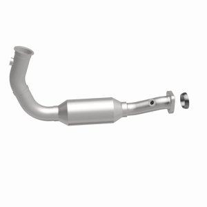 Jeep Liberty Catalytic Converter - Underbody - Magnaflow - California Grade CARB Compliant Direct-Fit - 2004