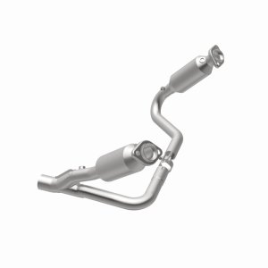 Dodge Durango Catalytic Converter - Magnaflow - California Grade CARB Compliant Direct-Fit - `05-`06 Dodge Durango Catalytic Converter - Magnaflow - California Grade CARB Compliant Direct-Fit - `05-`06