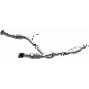 Lincoln Aviator Catalytic Converter - Magnaflow - California Grade CARB Compliant Direct-Fit - `04-`05