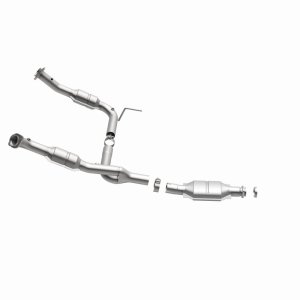 Lincoln Aviator Catalytic Converter - Magnaflow - California Grade CARB Compliant Direct-Fit - `04-`05