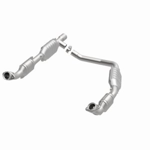 Ford E-250 Catalytic Converter - Magnaflow - California Grade CARB Compliant - 2005 Ford E-250 Catalytic Converter - Magnaflow - California Grade CARB Compliant - 2005