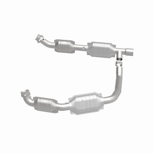 Ford E-250 Catalytic Converter - Magnaflow - California Grade CARB Compliant - 2005 Ford E-250 Catalytic Converter - Magnaflow - California Grade CARB Compliant - 2005