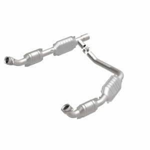 Ford E-250 Catalytic Converter - Magnaflow - California Grade CARB Compliant - 2005 Ford E-250 Catalytic Converter - Magnaflow - California Grade CARB Compliant - 2005