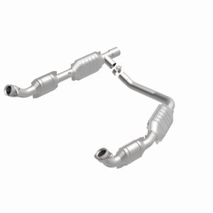 Ford E-250 Catalytic Converter - Magnaflow - California Grade CARB Compliant - 2005 Ford E-250 Catalytic Converter - Magnaflow - California Grade CARB Compliant - 2005