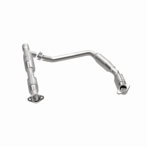 Ford E-350 Super Duty Catalytic Converter - Magnaflow - California Grade CARB Compliant - `05-`06