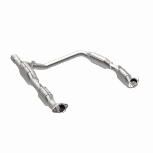 Ford E-350 Super Duty Catalytic Converter - Magnaflow - California Grade CARB Compliant - `05-`06
