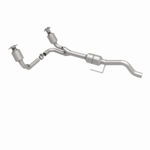 Dodge Durango Catalytic Converter - Magnaflow - California Grade CARB Compliant Direct-Fit - `00-`03