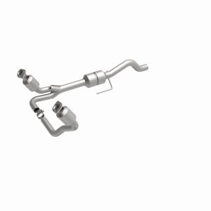 Dodge Durango Catalytic Converter - Magnaflow - California Grade CARB Compliant Direct-Fit - `00-`03