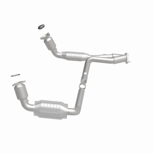 Chevrolet Silverado 1500 Catalytic Converter - Magnaflow - California Grade CARB Compliant, Direct-Fit - 2002