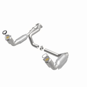 Chevrolet Silverado 1500 Catalytic Converter - Magnaflow - California Grade CARB Compliant, Direct-Fit - 2002