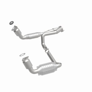Chevrolet Suburban 1500 Catalytic Converter - Magnaflow - California Grade CARB Compliant, Direct-Fit - `01-`02