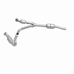Dodge Ram 1500 Catalytic Converter - Magnaflow - California Grade CARB Compliant Direct-Fit - `02-`03