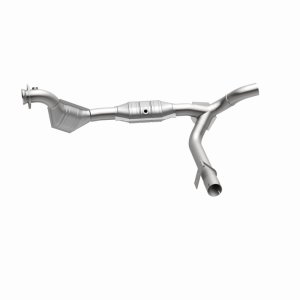 Ford F-150 Catalytic Converter - Magnaflow - California Grade CARB Compliant Direct-Fit - `02-`04