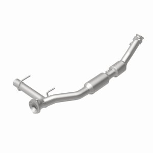 Lincoln Navigator Catalytic Converter - Magnaflow - California Direct-Fit - `03-`04
