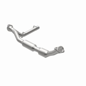 Lincoln Navigator Catalytic Converter - Magnaflow - California Direct-Fit - `03-`04