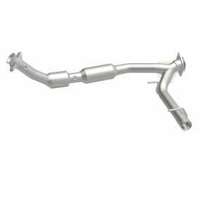 Lincoln Navigator Catalytic Converter - Magnaflow - California Direct-Fit - `03-`04
