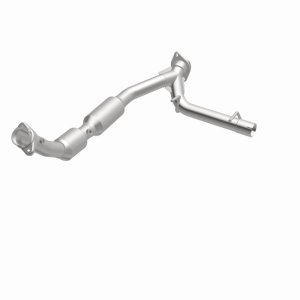 Lincoln Navigator Catalytic Converter - Magnaflow - California Direct-Fit - `03-`04