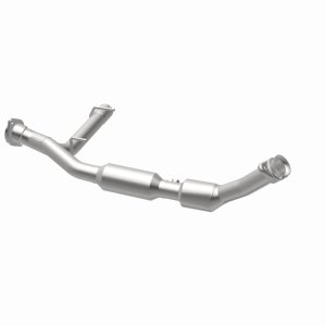 Lincoln Navigator Catalytic Converter - Magnaflow - California Direct-Fit - `03-`04