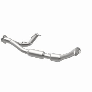 Ford Expedition Catalytic Converter - Magnaflow - Direct Fit - `03-`04