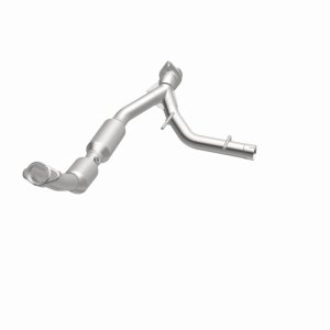 Ford Expedition Catalytic Converter - Magnaflow - Direct Fit - `03-`04
