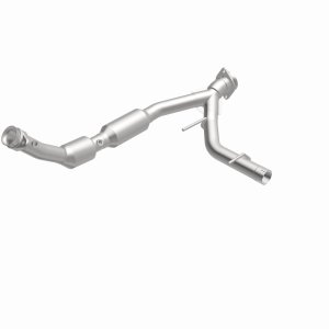 Ford Expedition Catalytic Converter - Magnaflow - Direct Fit - `03-`04