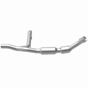Ford F-150 Catalytic Converter - Magnaflow - California Grade CARB Compliant - `02-`03