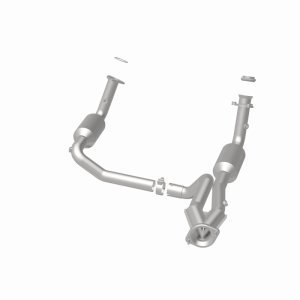 Chevrolet Tahoe Catalytic Converter - Magnaflow - CARB Compliant, Direct-Fit - `04-`06