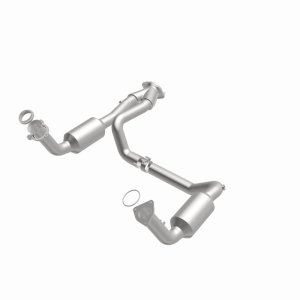 Chevrolet Tahoe Catalytic Converter - Magnaflow - CARB Compliant, Direct-Fit - `04-`06