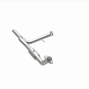Ford F-150 Catalytic Converter - Magnaflow - California Grade CARB Compliant Direct-Fit - 2006