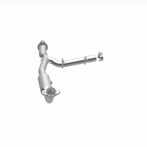 Ford Expedition Catalytic Converter - Magnaflow - California Grade CARB Compliant Direct-Fit - `05-`06