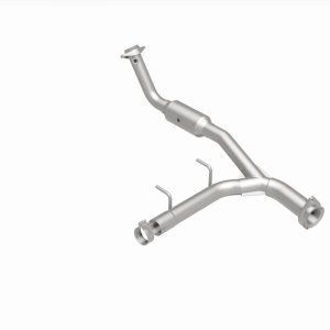 Ford Expedition Catalytic Converter - Magnaflow - California Grade CARB Compliant Direct-Fit - `05-`06