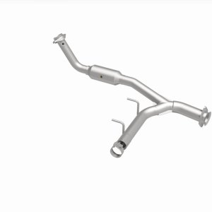 Ford Expedition Catalytic Converter - Magnaflow - California Grade CARB Compliant Direct-Fit - `05-`06