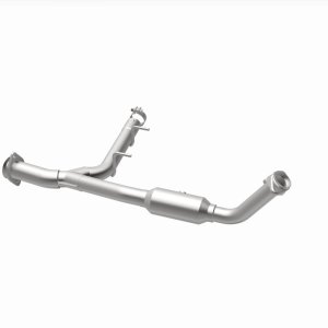 Ford Expedition Catalytic Converter - Magnaflow - California Grade CARB Compliant Direct-Fit - `05-`06
