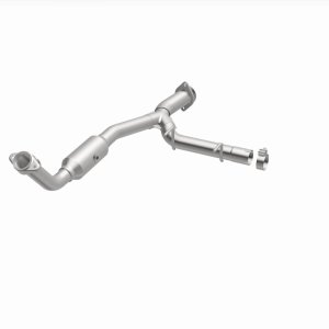 Ford Expedition Catalytic Converter - Magnaflow - California Grade CARB Compliant Direct-Fit - `05-`06