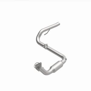 GMC Yukon XL 1500 Catalytic Converter - Magnaflow - CARB Compliant Direct-Fit - `04-`06