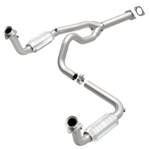Chevrolet Express 3500 Catalytic Converter - Magnaflow - OEM Grade Direct-Fit - `00-`02 Chevrolet Express 3500 Catalytic Converter - Magnaflow - OEM Grade Direct-Fit - `00-`02