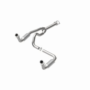 Chevrolet Express 3500 Catalytic Converter - Magnaflow - OEM Grade Direct-Fit - `00-`02